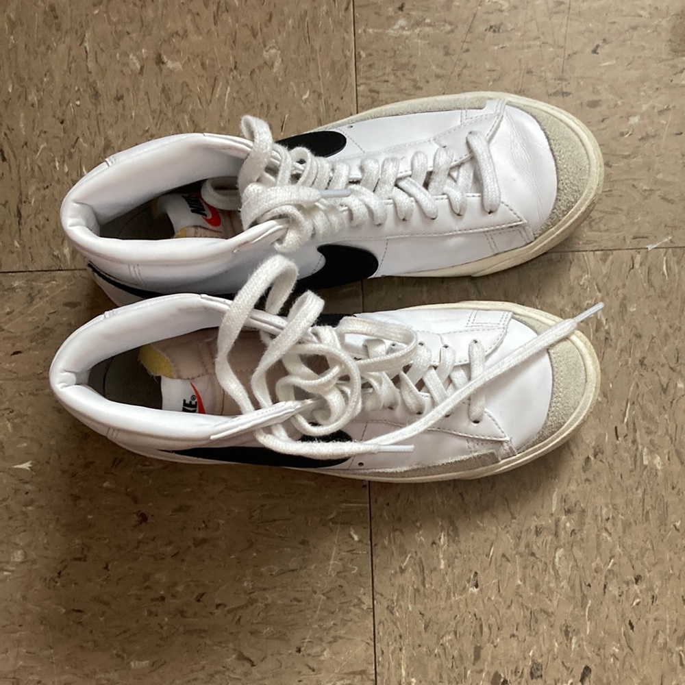 New Women’s Nike Blazers Size 8